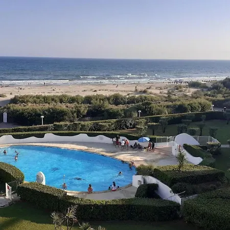 Apartment Avec Terrasse Et Piscine A 100m De La A Motte - Fr-1-716-56
